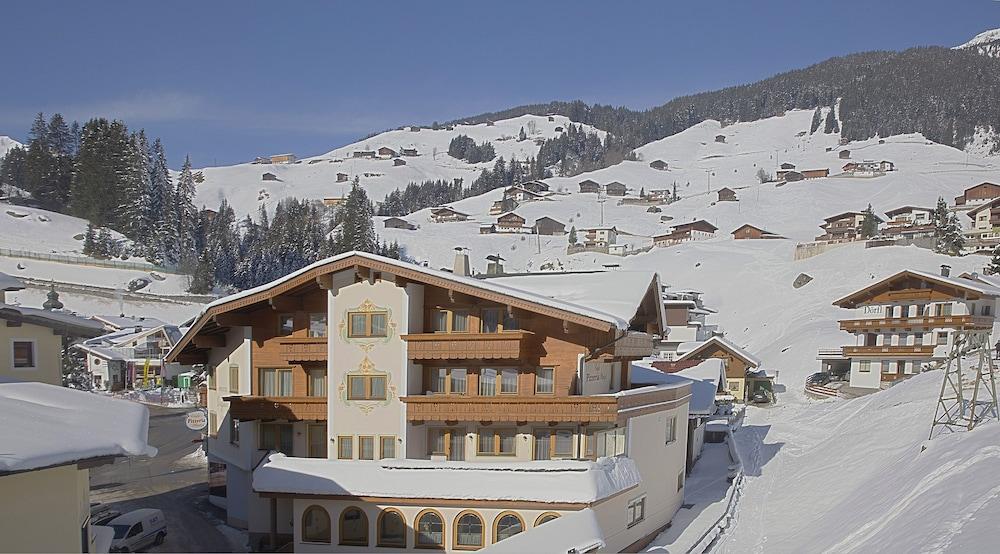 Aparthotel Dorfplatzl Garni Тукс Экстерьер фото