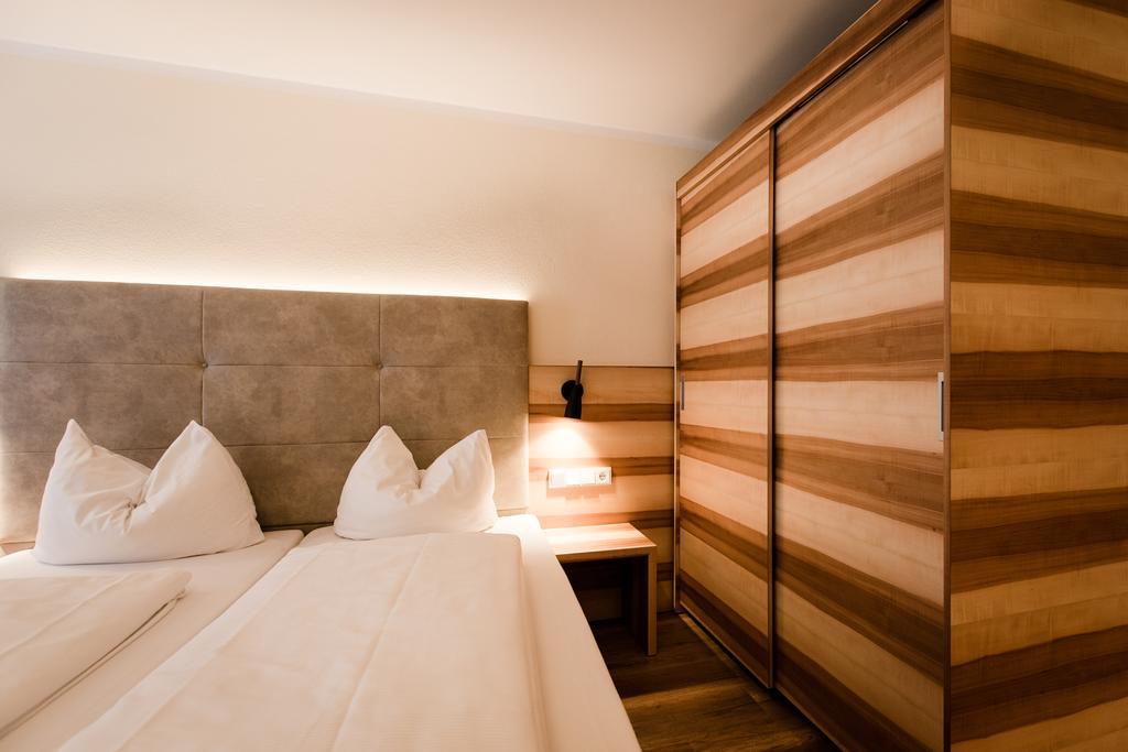Aparthotel Dorfplatzl Garni Тукс Экстерьер фото