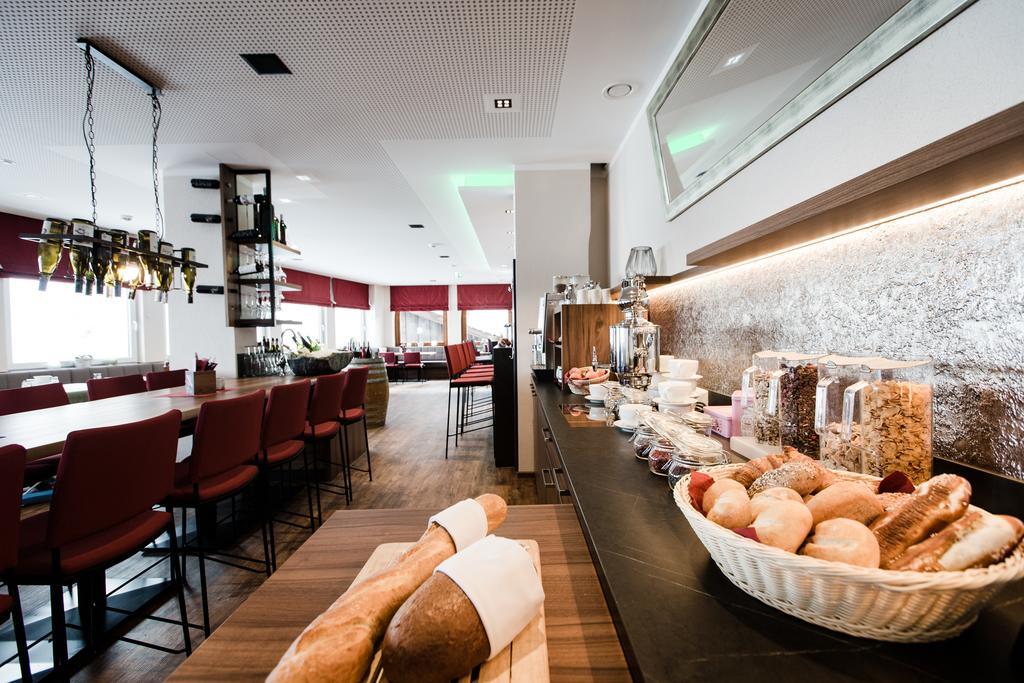 Aparthotel Dorfplatzl Garni Тукс Экстерьер фото