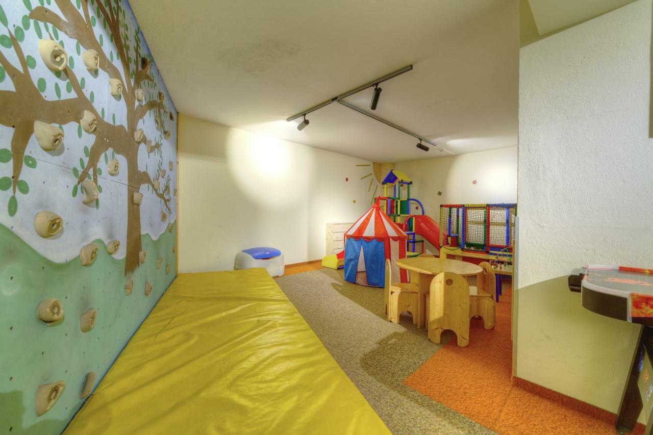 Aparthotel Dorfplatzl Garni Тукс Экстерьер фото
